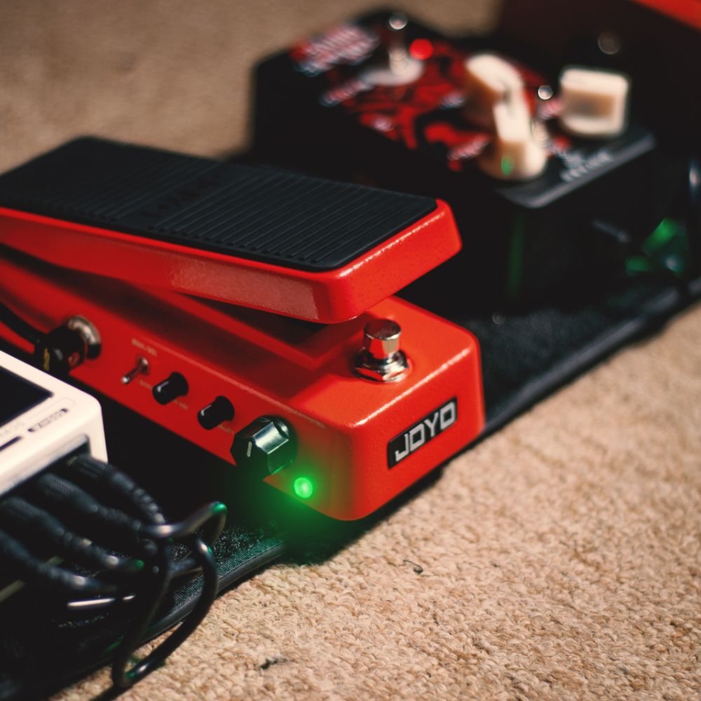JOYO WAH-II Multimode WAH and Hi-Z Volume Pedal with WAH-WAH Sound Q Value Knob, LED Indicator, Red - Image 8
